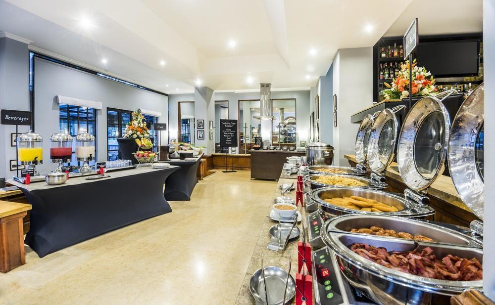 Embassy Suites By Hilton Bogota - Rosales Екстер'єр фото The buffet at the hotel