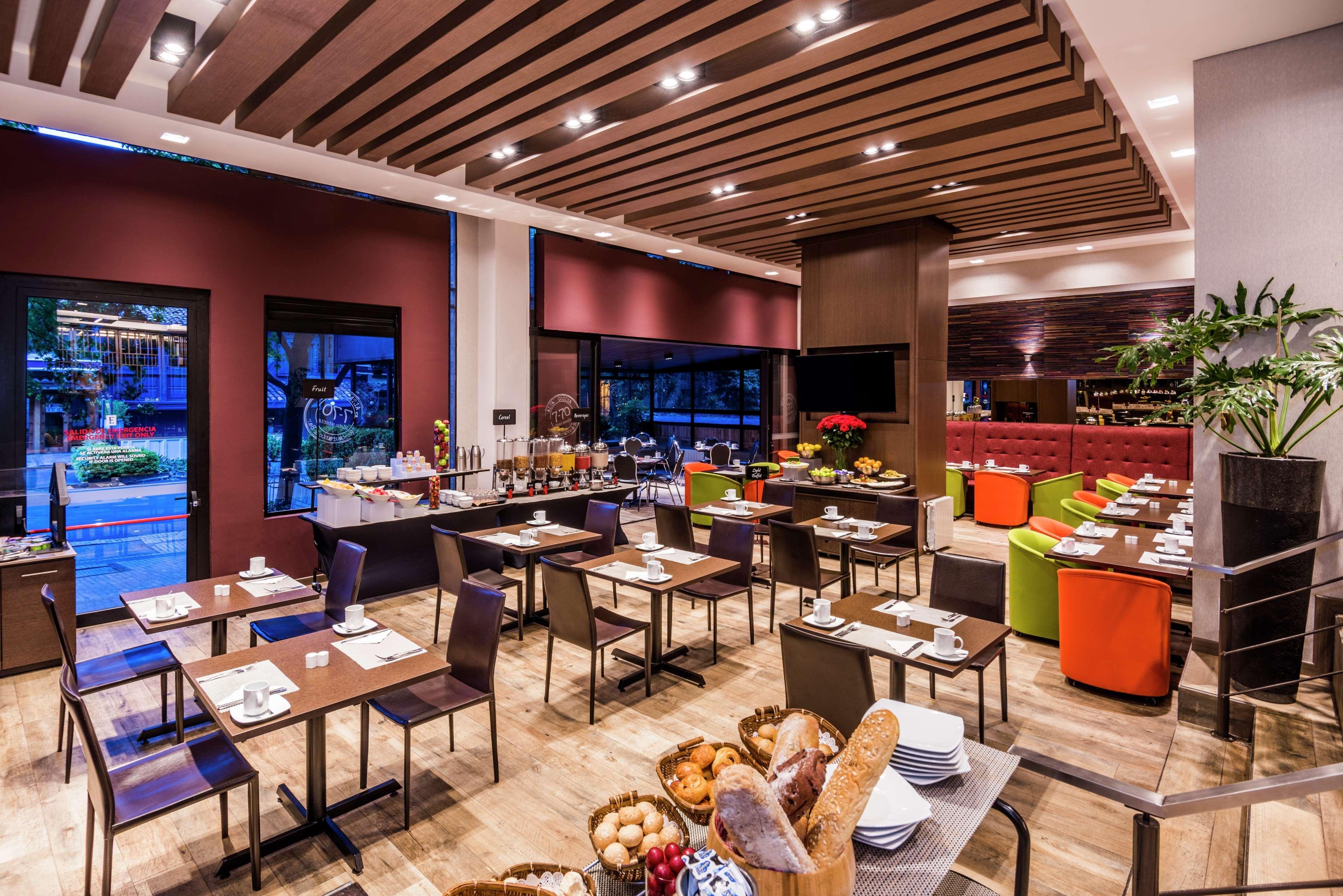 Embassy Suites By Hilton Bogota - Rosales Екстер'єр фото The restaurant