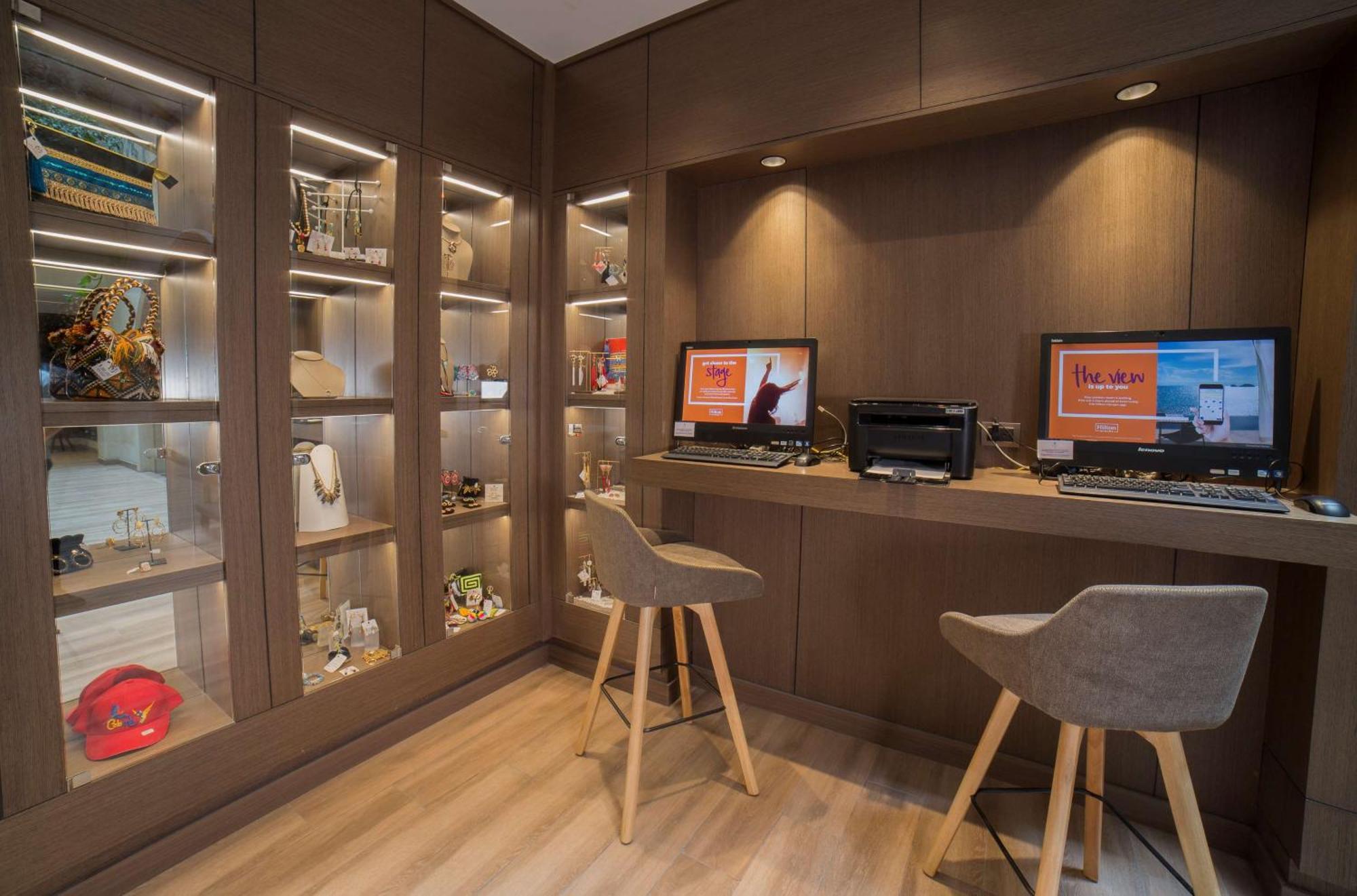 Embassy Suites By Hilton Bogota - Rosales Екстер'єр фото Business Center
