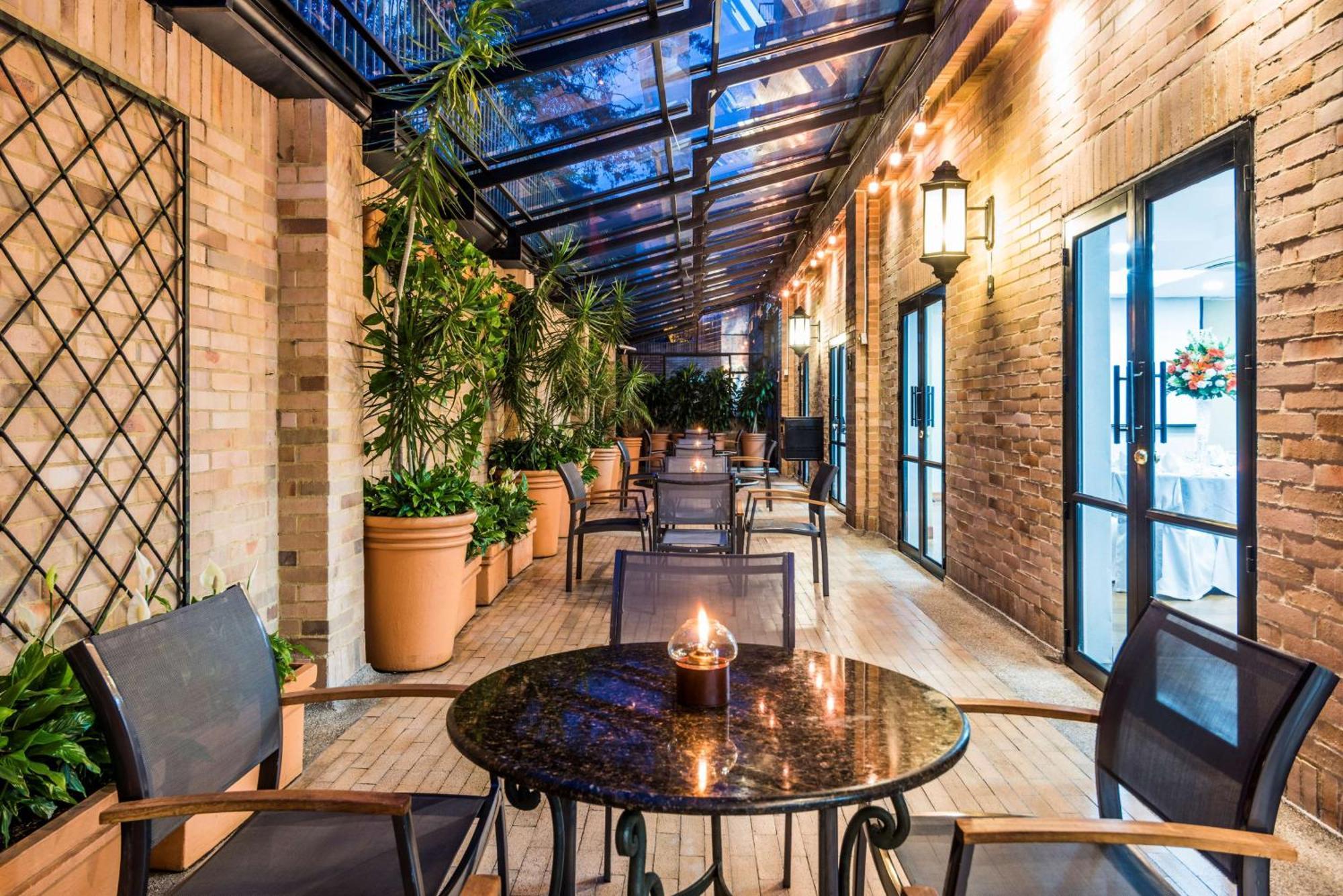 Embassy Suites By Hilton Bogota - Rosales Екстер'єр фото The Conservatory