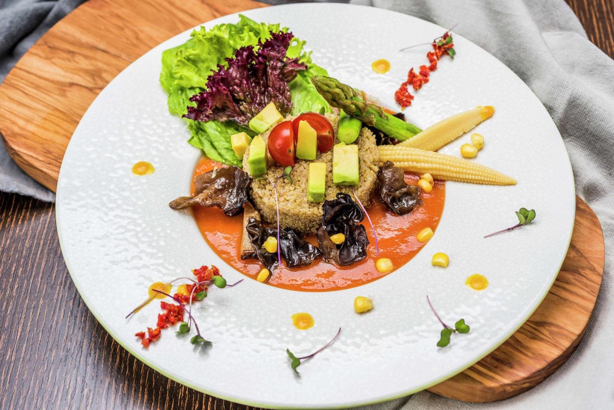 Embassy Suites By Hilton Bogota - Rosales Екстер'єр фото Quinoa salad