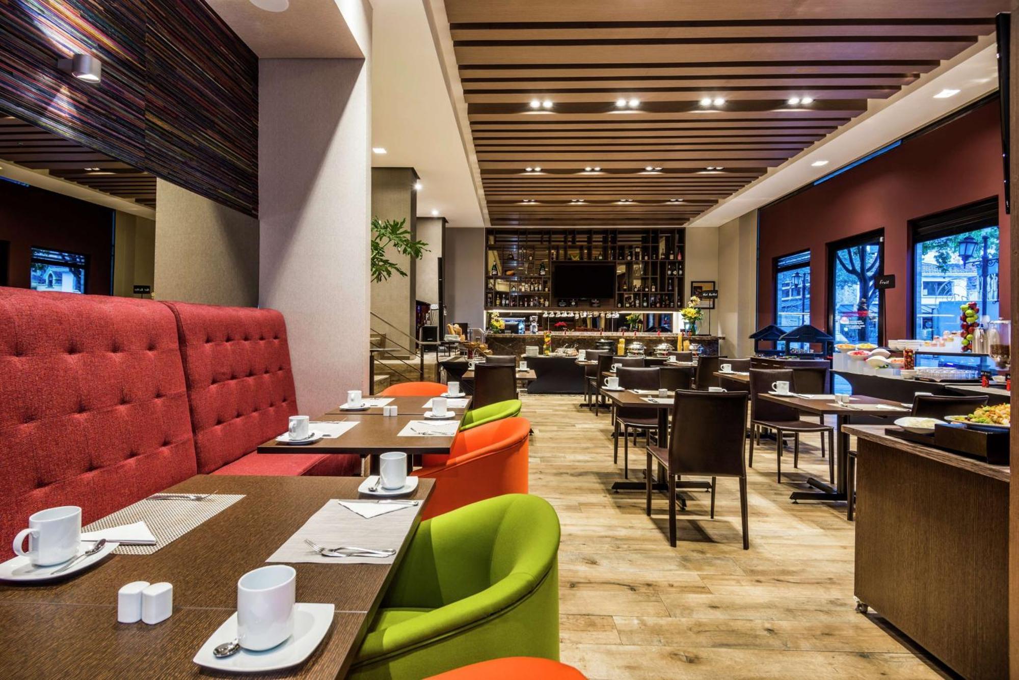 Embassy Suites By Hilton Bogota - Rosales Екстер'єр фото The interior of the restaurant
