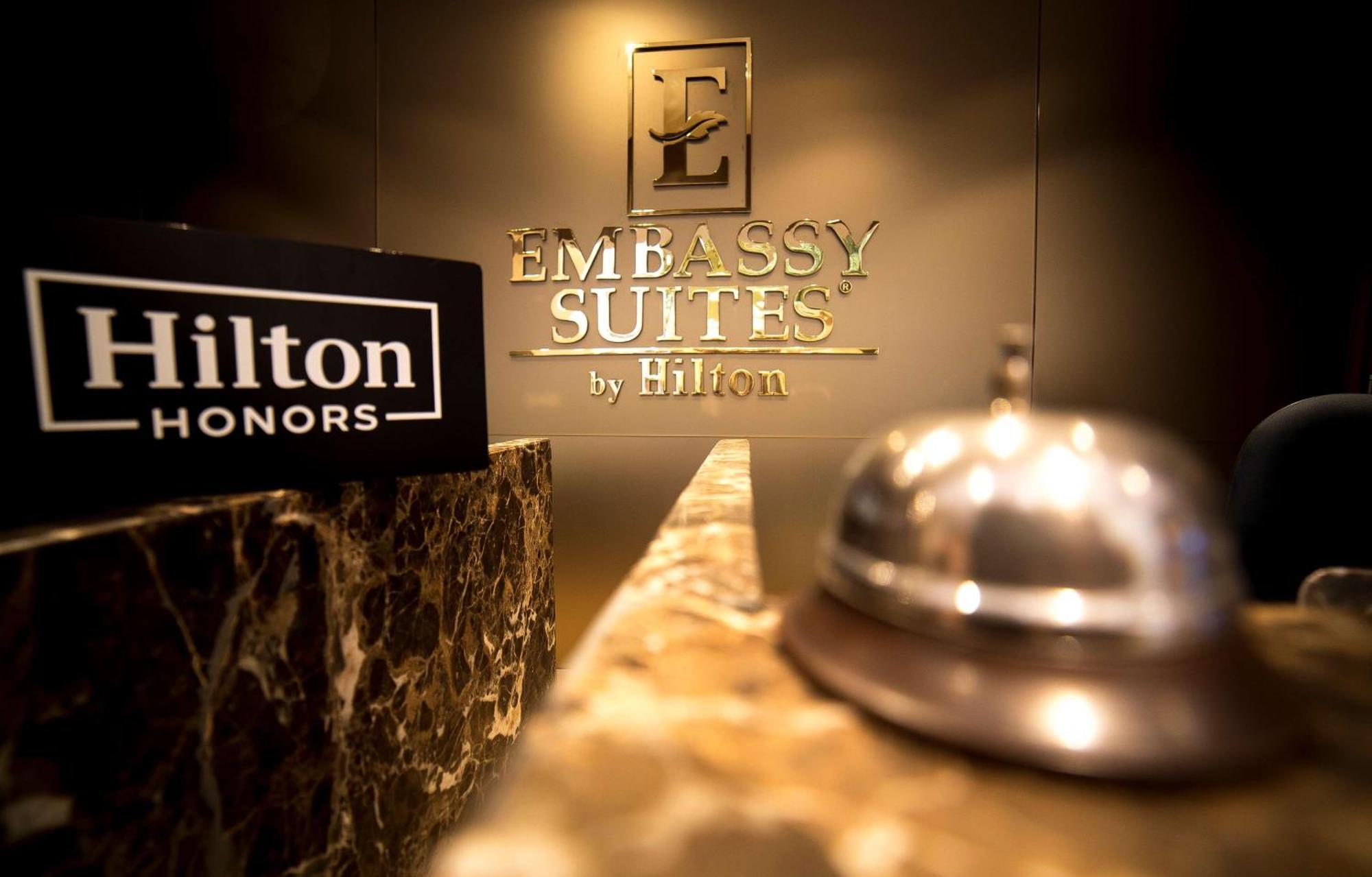 Embassy Suites By Hilton Bogota - Rosales Екстер'єр фото Hilton Honors logo at the Embassy Suites by Hilton in San Francisco