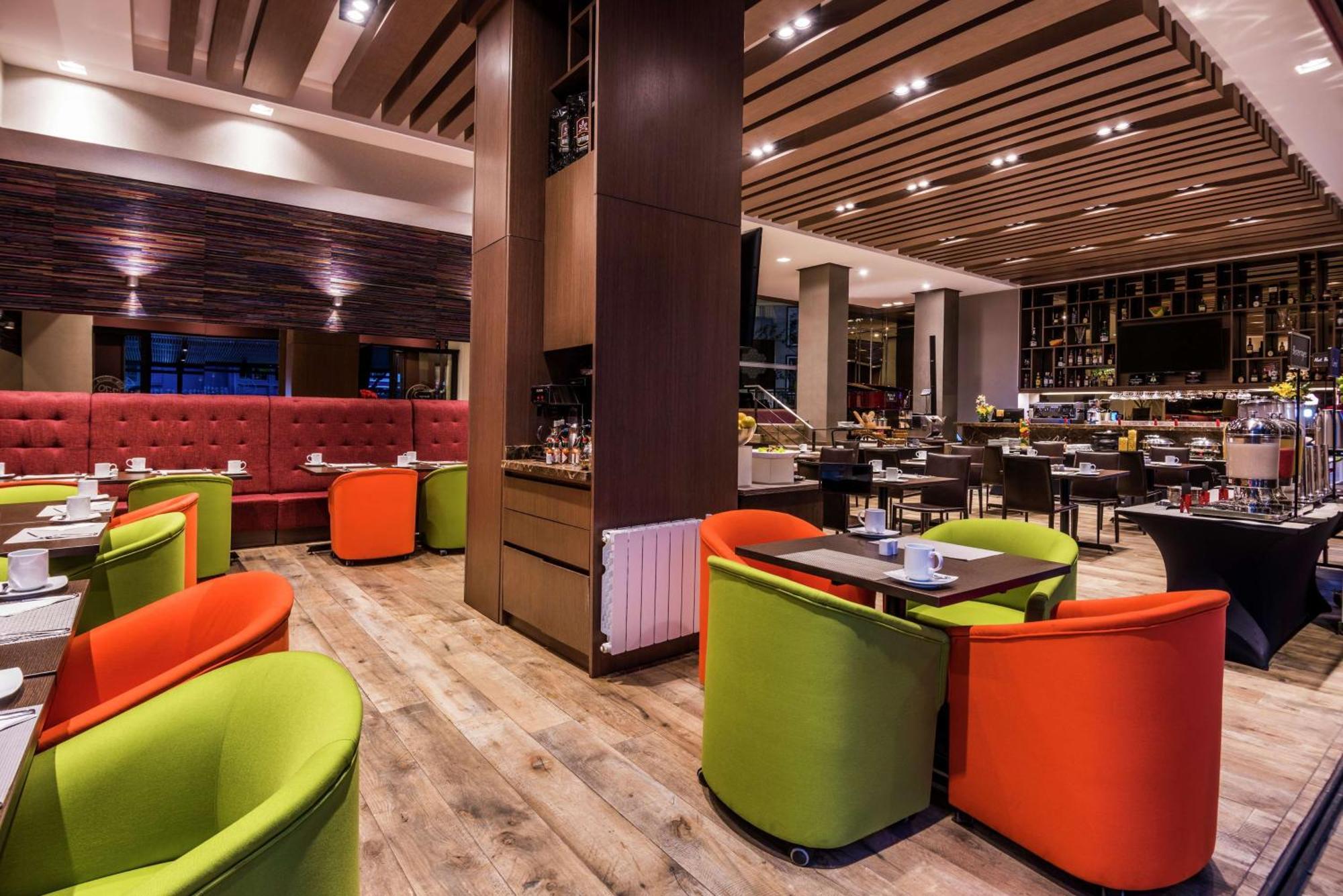 Embassy Suites By Hilton Bogota - Rosales Екстер'єр фото The interior of the restaurant