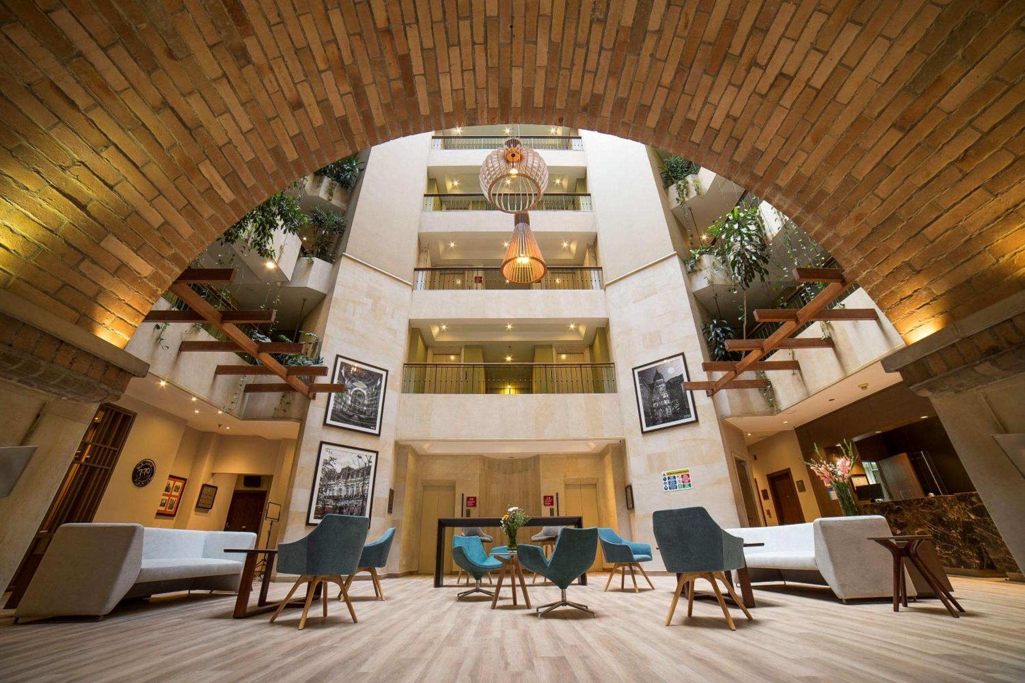Embassy Suites By Hilton Bogota - Rosales Екстер'єр фото The interior of the hotel