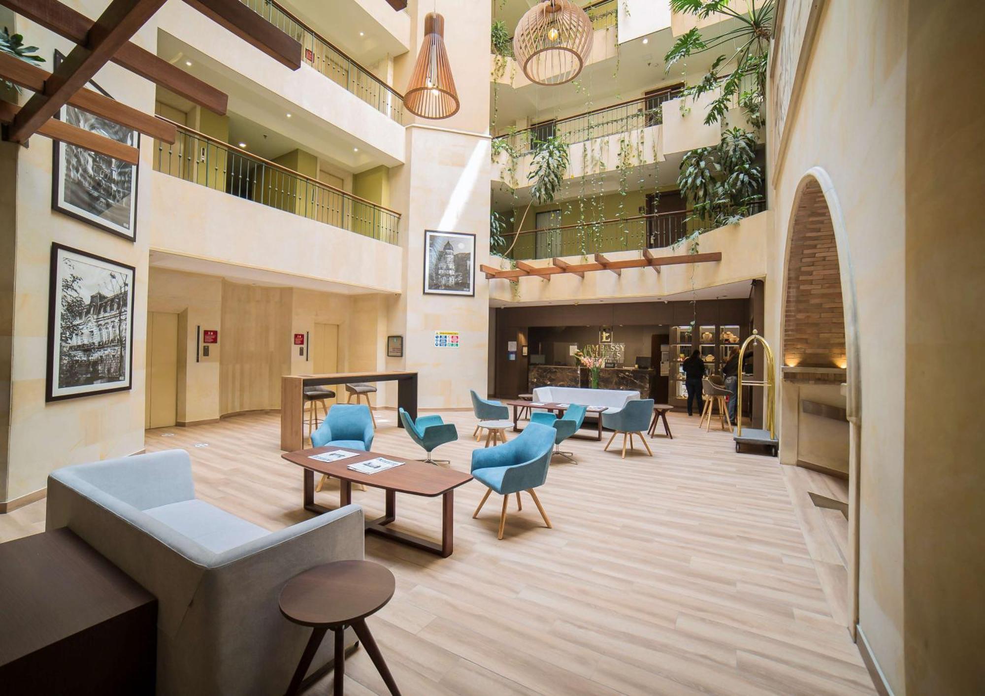 Embassy Suites By Hilton Bogota - Rosales Екстер'єр фото The interior of the hotel