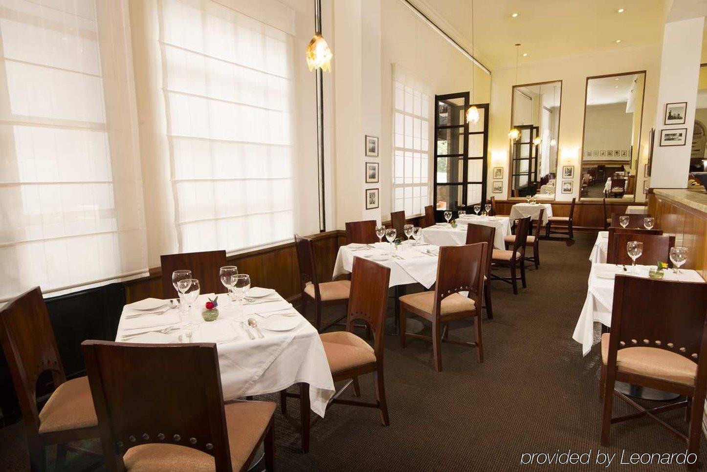 Embassy Suites By Hilton Bogota - Rosales Екстер'єр фото The restaurant's interior